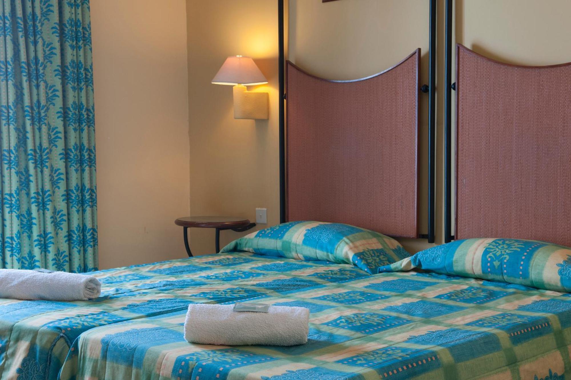 Euroclub Hotel Σεντ Πόλς Μπέι Εξωτερικό φωτογραφία