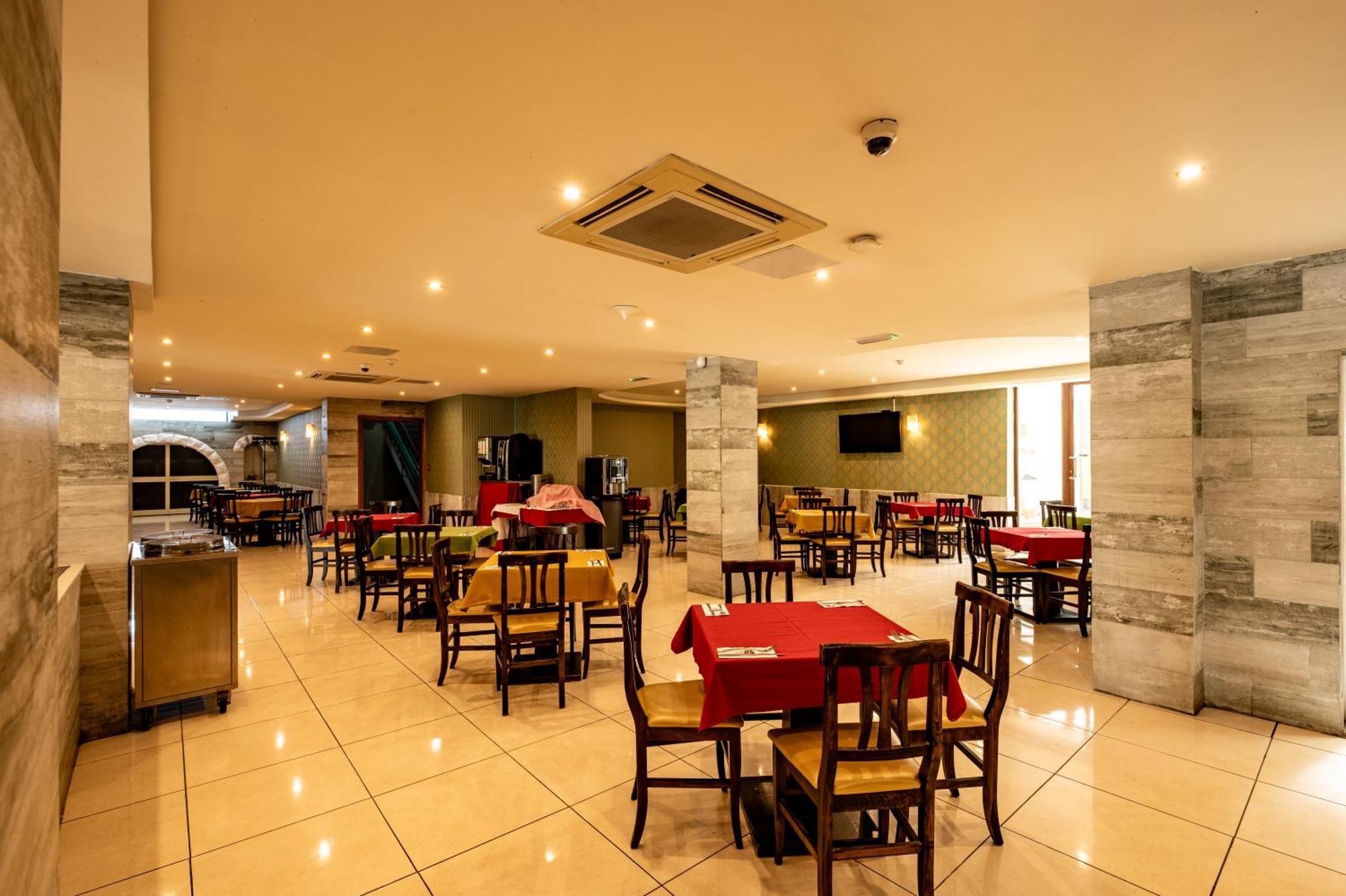 Euroclub Hotel Σεντ Πόλς Μπέι Εξωτερικό φωτογραφία