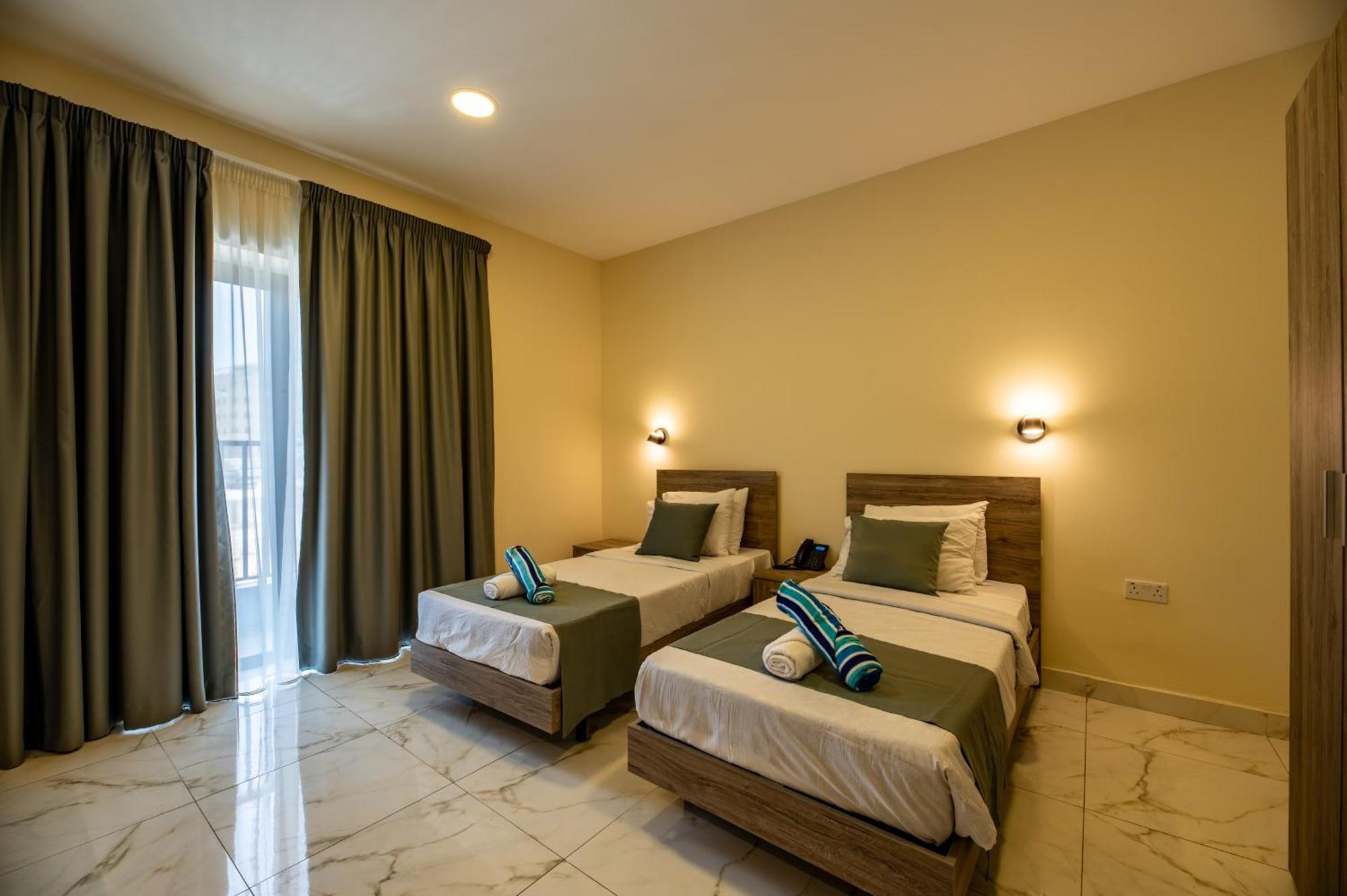 Euroclub Hotel Σεντ Πόλς Μπέι Εξωτερικό φωτογραφία