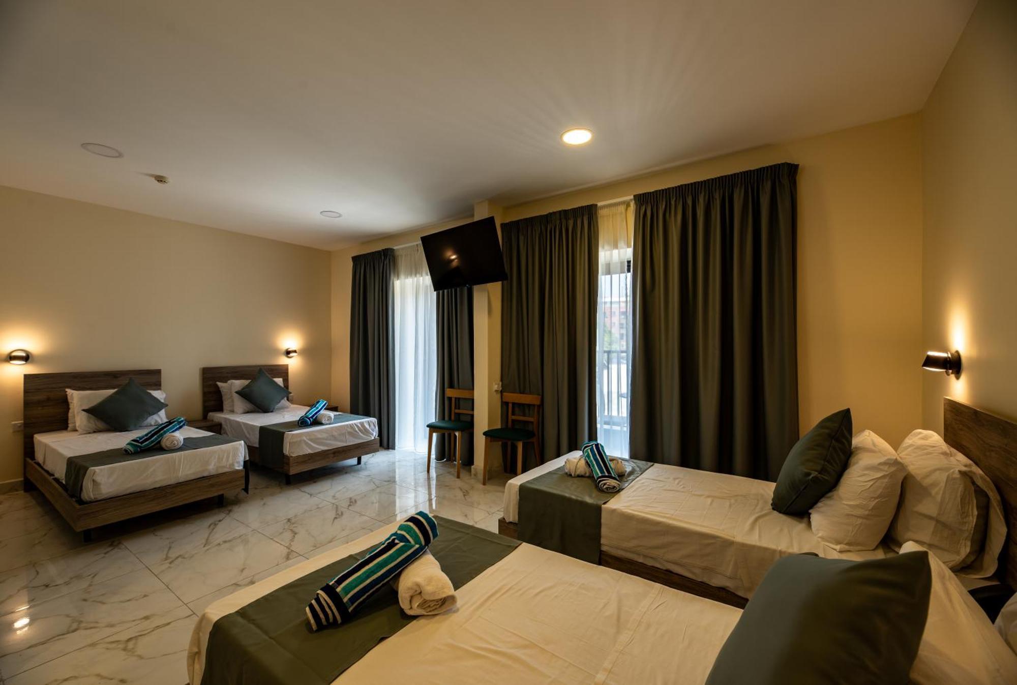 Euroclub Hotel Σεντ Πόλς Μπέι Εξωτερικό φωτογραφία