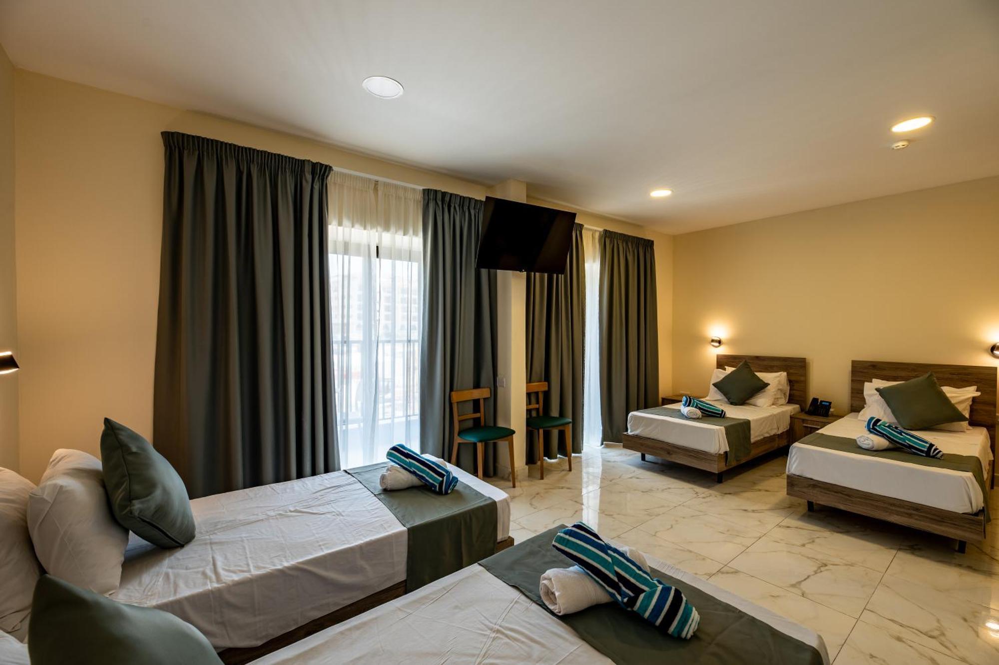 Euroclub Hotel Σεντ Πόλς Μπέι Εξωτερικό φωτογραφία